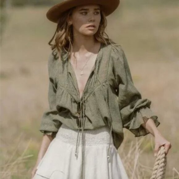 Kivari Aria Blouse - Picture 2 of 3